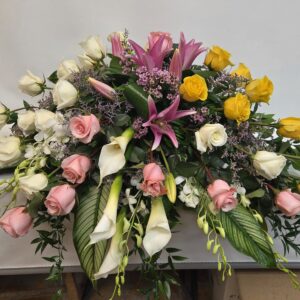 gerbe de cercueil 65 roses (JG-008-BC) $450